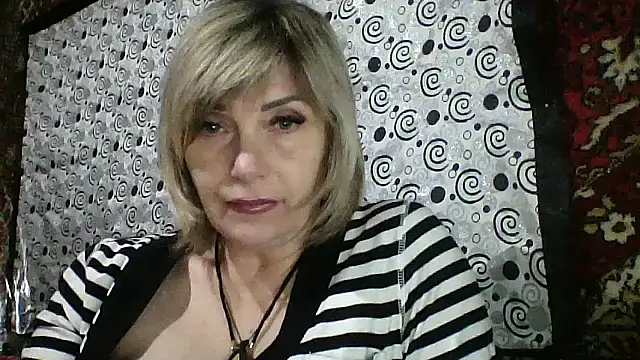 Snapshot of Lia_Ray chatting on 19, 10, 2025 Lia Ray online show from 19, 10, 2025