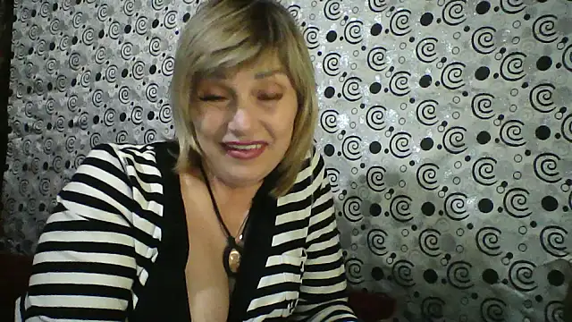 Snapshot of Lia_Ray chatting on 21, 10, 2025 Lia Ray online show from 21, 10, 2025