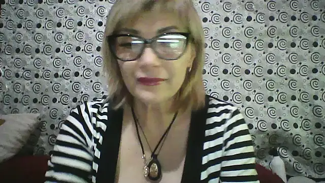 Snapshot of Lia_Ray chatting on 4, 11, 2025 Lia Ray online show from 4, 11, 2025