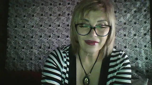 Snapshot of Lia_Ray chatting on 5, 11, 2025 Lia Ray online show from 5, 11, 2025