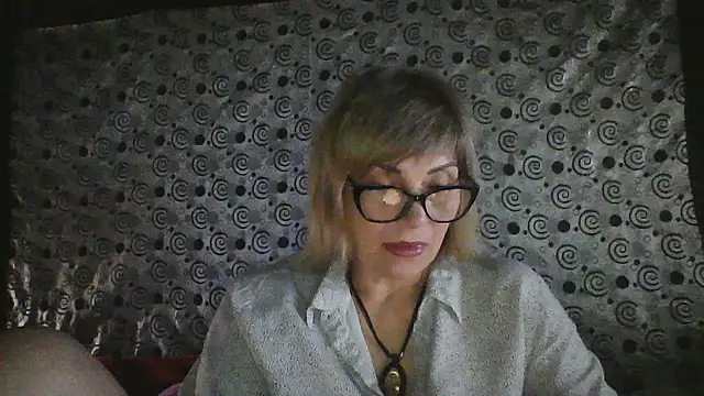 Snapshot of Lia_Ray chatting on 10, 11, 2025 Lia Ray online show from 10, 11, 2025