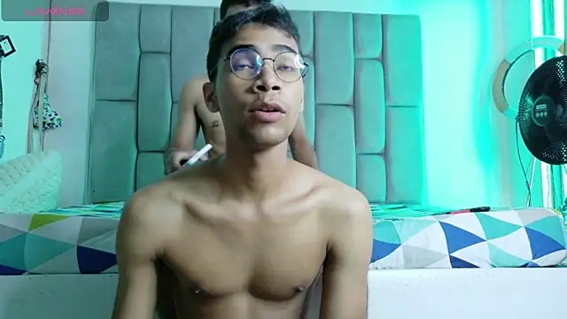 Desire4Duo online show from 18, 3, 2026