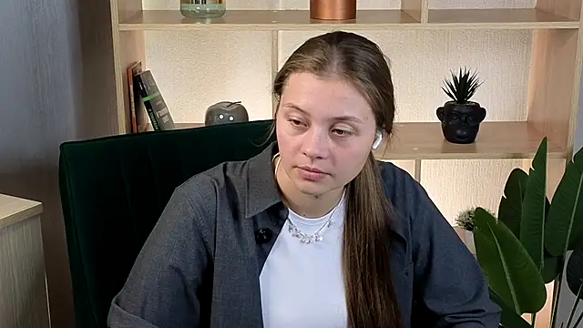 Snapshot of BeulahPrudente chatting on 14, 10, 2025 BeulahPrudente online show from 14, 10, 2025