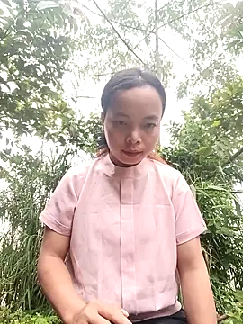 Snapshot of Nguyet2k4 chatting on 5, 11, 2025 Nguyet2k4 online show from 5, 11, 2025