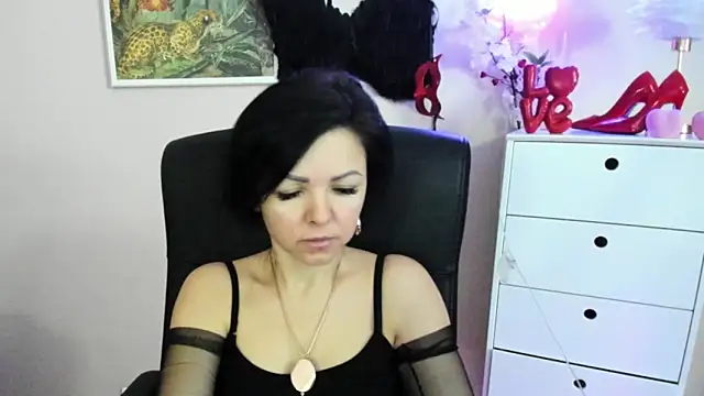 Mollybloom40 online show from 4, 3, 2026