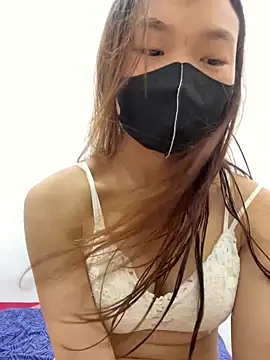 Snapshot of Bella-005 chatting on 23, 10, 2025 Bella-005 online show from 23, 10, 2025