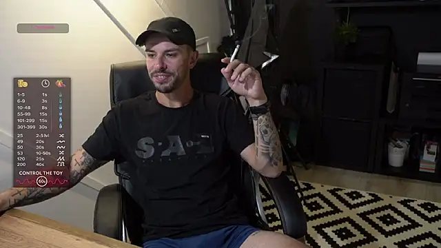 Snapshot of monsieurguitsxxx chatting on 13, 7, 2026 monsieurguitsxxx online show from 13, 7, 2026
