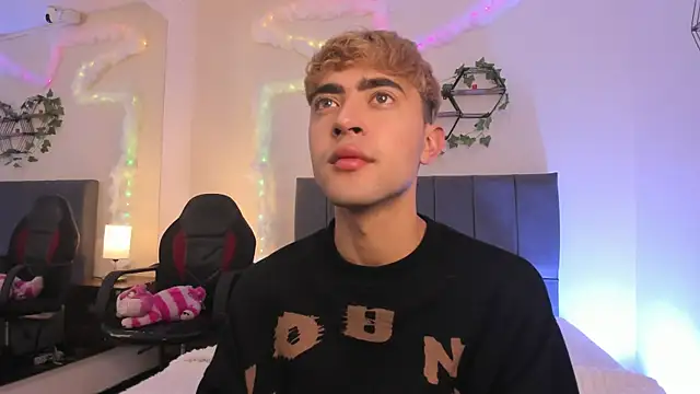 JustinCastiblanco online show from 3, 12, 2025