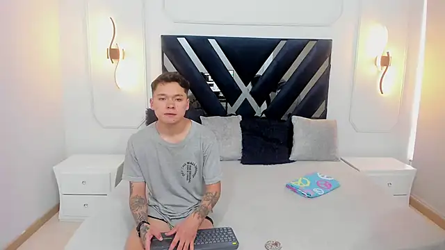 AnnieAndLeandro online show from 13, 11, 2025