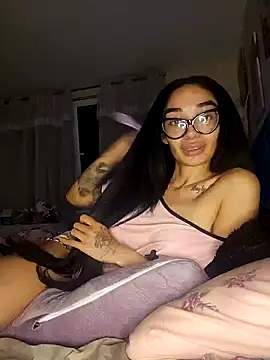 Snapshot of LucyMiax chatting on 19, 10, 2025 LucyMiax online show from 19, 10, 2025