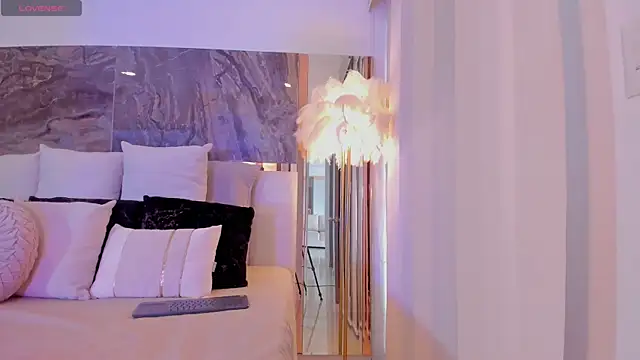 Rashel Frost  online show from 10, 11, 2025