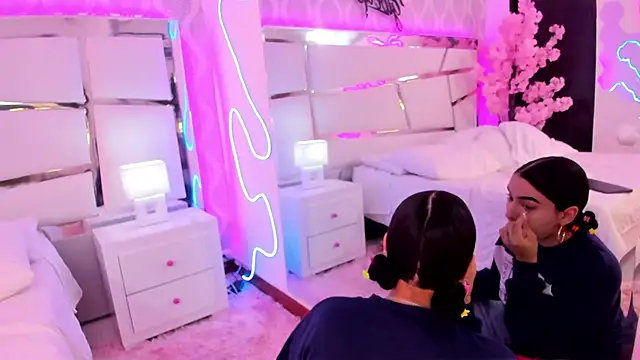 Snapshot of DevoraCarther chatting on 25, 10, 2025 DevoraCarther online show from 25, 10, 2025