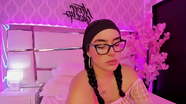 Snapshot of DevoraCarther chatting on 27, 10, 2025 DevoraCarther online show from 27, 10, 2025