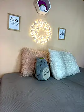 Snapshot of Meggie_ chatting on 5, 11, 2025 Meggie online show from 5, 11, 2025