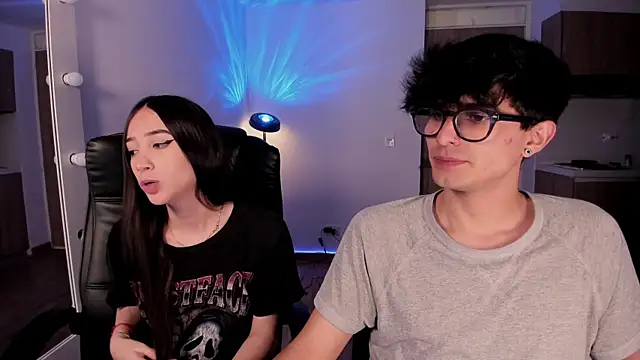 Mikeyvioleta  online show from 26, 11, 2025