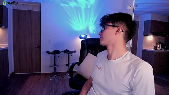 Mikeyvioleta  online show from 11, 2, 2026