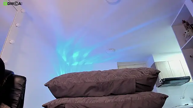 Mikeyvioleta  online show from 25, 2, 2026