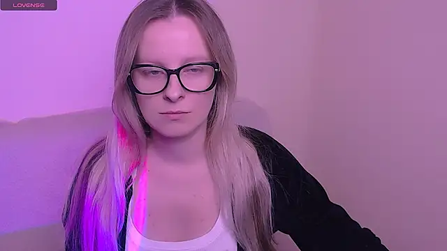 AllaLeomz online show from 10, 11, 2025