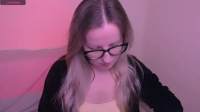 AllaLeomz online show from 11, 11, 2025