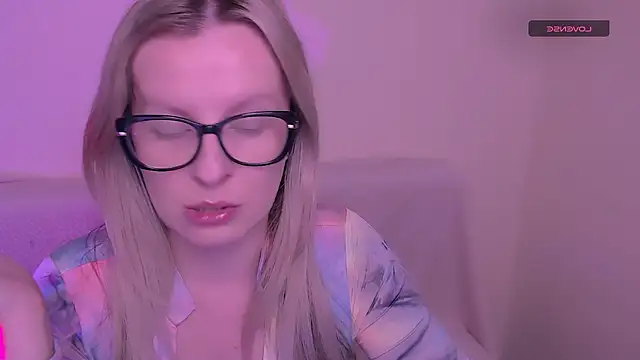 AllaLeomz online show from 15, 12, 2025