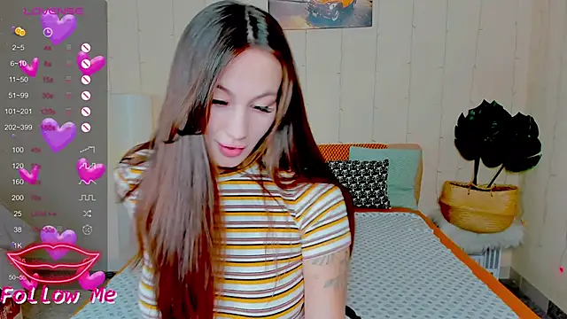 Snapshot of honeybuns_lizzy chatting on 17, 10, 2025 honeybuns lizzy online show from 17, 10, 2025