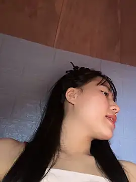 Snapshot of Leaf-Tgu chatting on 5, 11, 2025 Leaf-Tgu online show from 5, 11, 2025