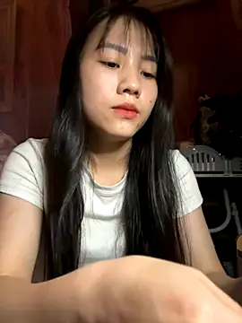 Snapshot of Leaf-Tgu chatting on 6, 11, 2025 Leaf-Tgu online show from 6, 11, 2025