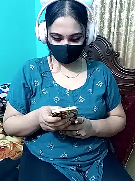 Snapshot of Porimoni22 chatting on 4, 2, 2026 Porimoni22 online show from 4, 2, 2026