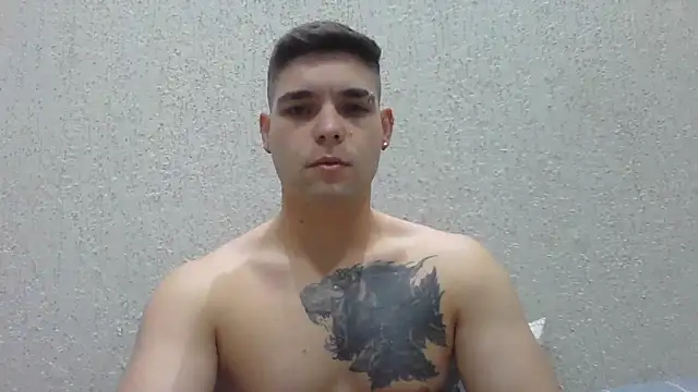 Snapshot of Zure-xxx chatting on 17, 6, 2026 Zure-xxx online show from 17, 6, 2026