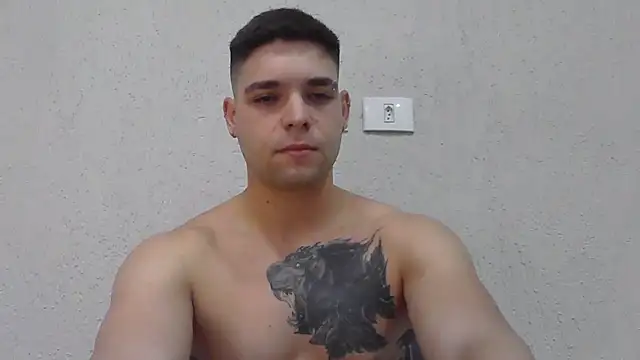 Snapshot of Zure-xxx chatting on 25, 7, 2026 Zure-xxx online show from 25, 7, 2026