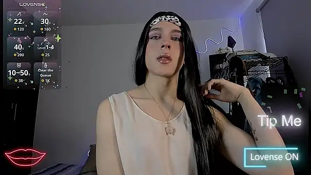 Snapshot of Lyric_Mirage chatting on 30, 10, 2025 Lyric Mirage online show from 30, 10, 2025