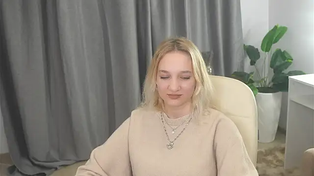Snapshot of IngridGotto chatting on 21, 10, 2025 IngridGotto online show from 21, 10, 2025