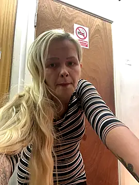 CherryXOX- online show from 24, 10, 2025