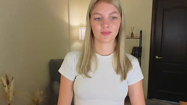 Snapshot of Susan_Sanders_ chatting on 18, 10, 2025 Susan Sanders online show from 18, 10, 2025