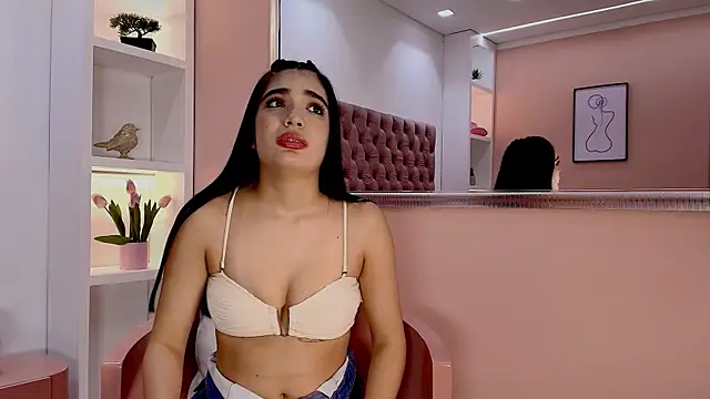 Snapshot of eva_rosier5 chatting on 17, 10, 2025 eva rosier5 online show from 17, 10, 2025