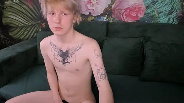 Snapshot of KevinMilky chatting on 14, 11, 2025 KevinMilky online show from 14, 11, 2025