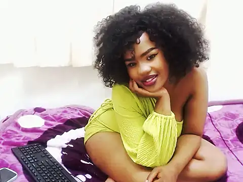 Snapshot of CHERRYWHITE23 chatting on 16, 10, 2025 CHERRYWHITE23 online show from 16, 10, 2025