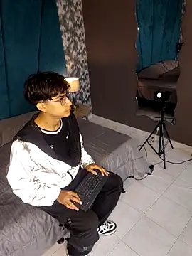 Aaron Eze online show from 20, 3, 2026