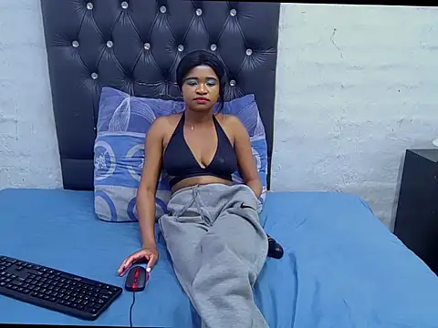 Snapshot of DaisyGirlxx chatting on 3, 11, 2025 DaisyGirlxx online show from 3, 11, 2025