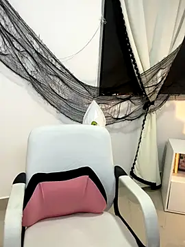 kit katt online show from 19, 10, 2025