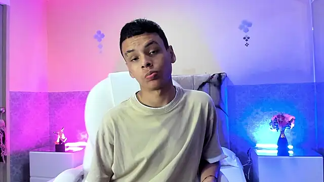 Xavier Fox    online show from 21, 10, 2025