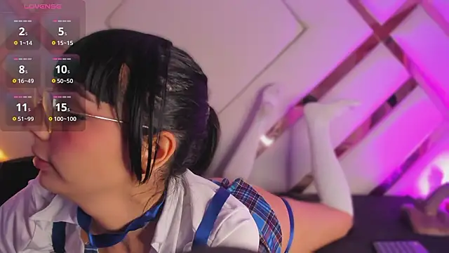 michelle cutee  online show from 4, 3, 2026