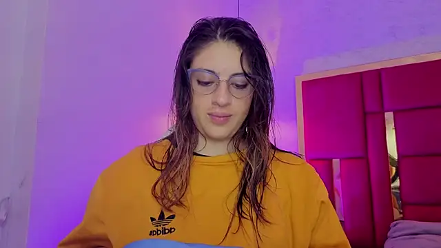 moon winy online show from 18, 4, 2026