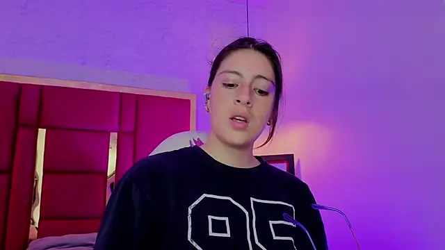 moon winy online show from 19, 4, 2026