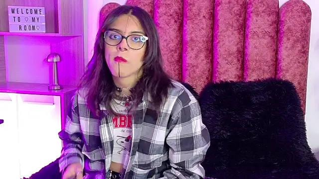 Lullaby Charade online show from 21, 11, 2025