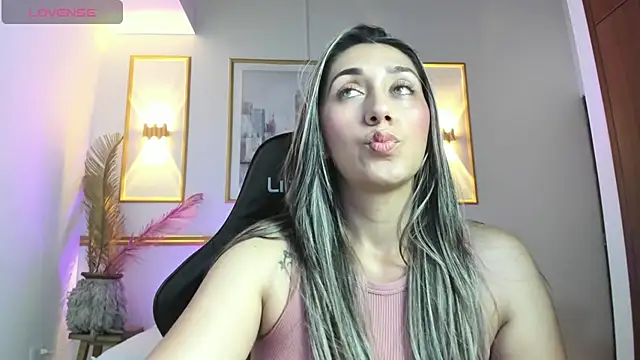 karlyy  online show from 17, 12, 2025