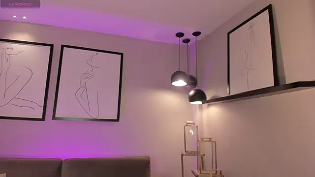 ChristineFord  online show from 15, 12, 2025