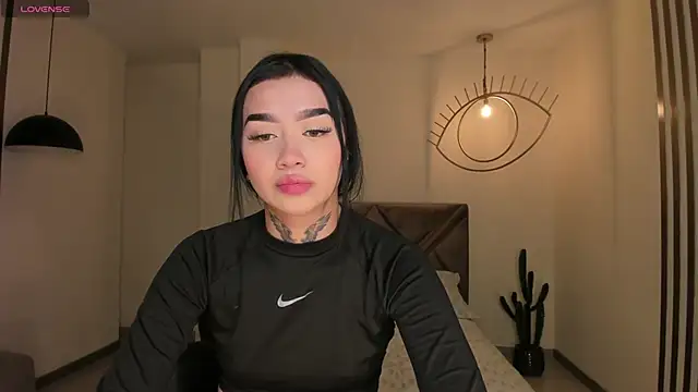 MeganCross1 online show from 17, 12, 2025