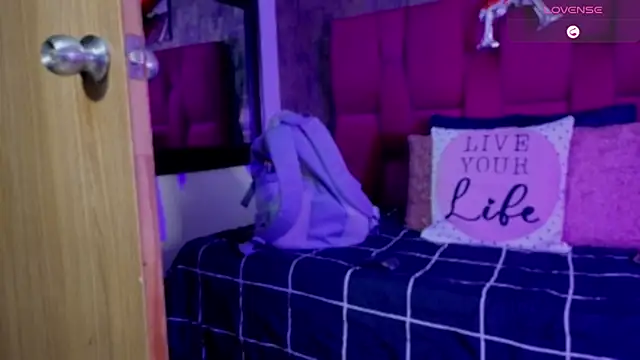 Snapshot of camila__bouzas chatting on 17, 2, 2026 camila bouzas online show from 17, 2, 2026