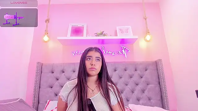 Snapshot of Sophiia_77 chatting on 27, 10, 2025 Sophiia 77 online show from 27, 10, 2025